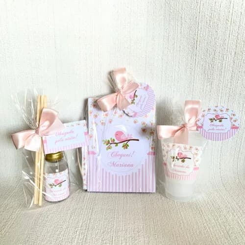Kit hidratante + aromatizador + bloco com lápis passarinho