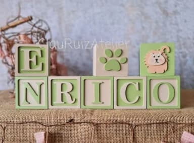 Tema Safari Cubos com Nome Decoração Bebê e Maternidade 6cm