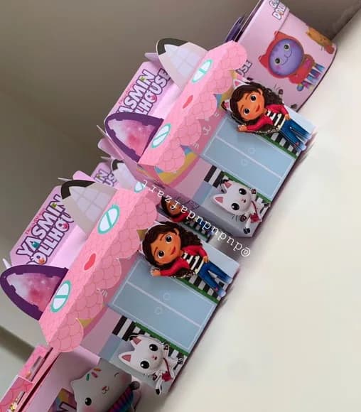 Kit 30 Lembrancinhas a Casa Mágica da Gabi