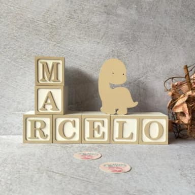 Dinossauro + Nome Personalizado em Cubo Ts Decoração Bebê