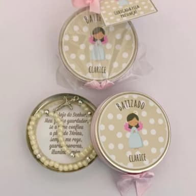 Lembrancinha com mini terço e oração do anjo da guarda