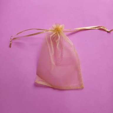 Saquinho Organza Cristal Amarelo Ouro com Fita 10x15cm