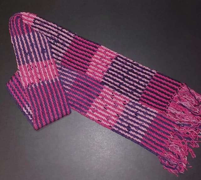 Cachecol roxo e rosa mesclado