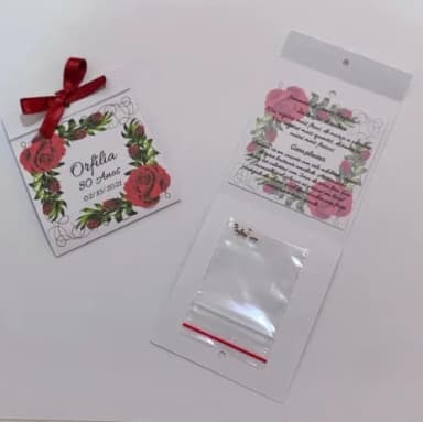 Lembrancinha 80 Anos Sachê Sementinha Floral vermelho