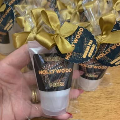Lembrança creme Hidratante aniversário Hollywood